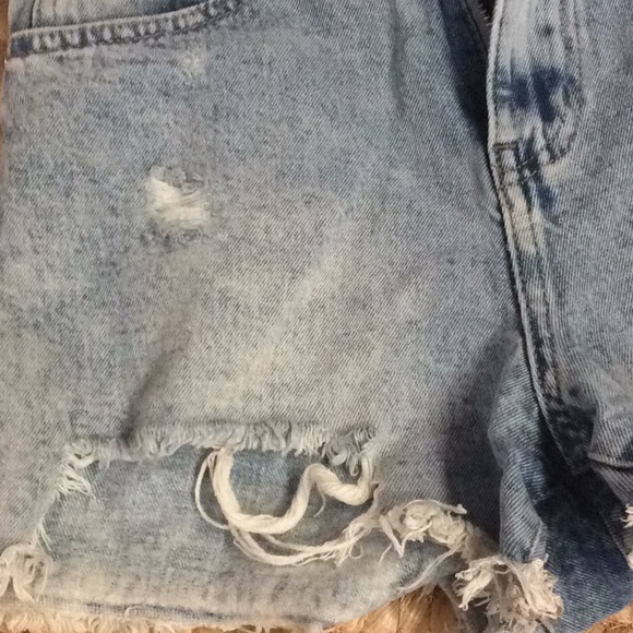 Zara distress embellished back pockets Jean shorts - Picture 3 of 8